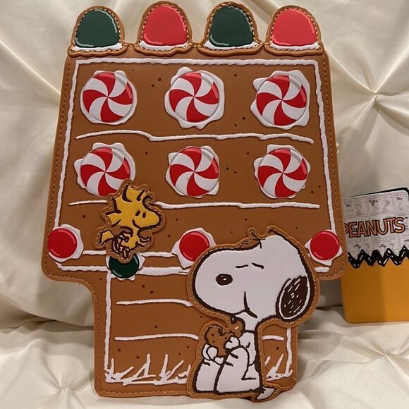 Loungefly Peanuts Snoopy Scented Gingerbread House Figural Crossbody Bag NWT - Picture 1 of 9